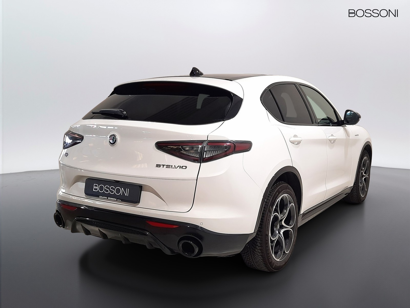 4 - Alfa Romeo Stelvio 2.2 turbo 210cv veloce q4 at8