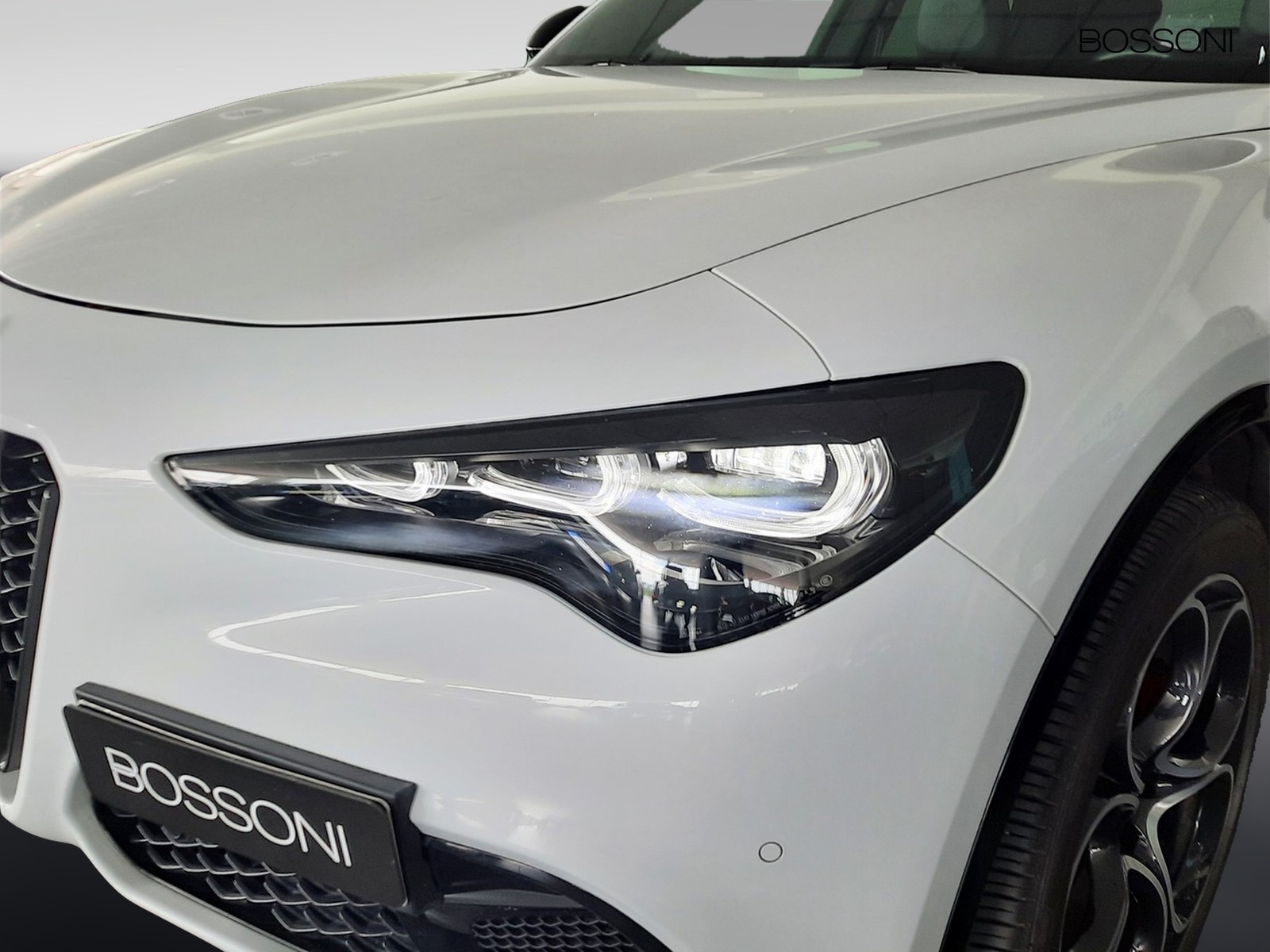 27 - Alfa Romeo Stelvio 2.2 turbo 210cv veloce q4 at8