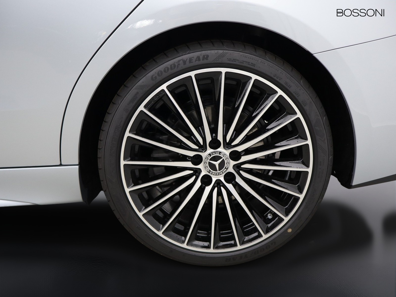 4 - Mercedes Classe C berlina 220 d mild hybrid 200cv amg line premium 4matic 9g-tronic