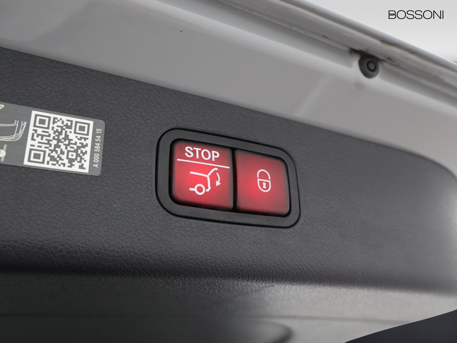 20 - Mercedes Classe E station wagon all-terrain 300 de plug in hybrid premium 4matic 9g-tronic