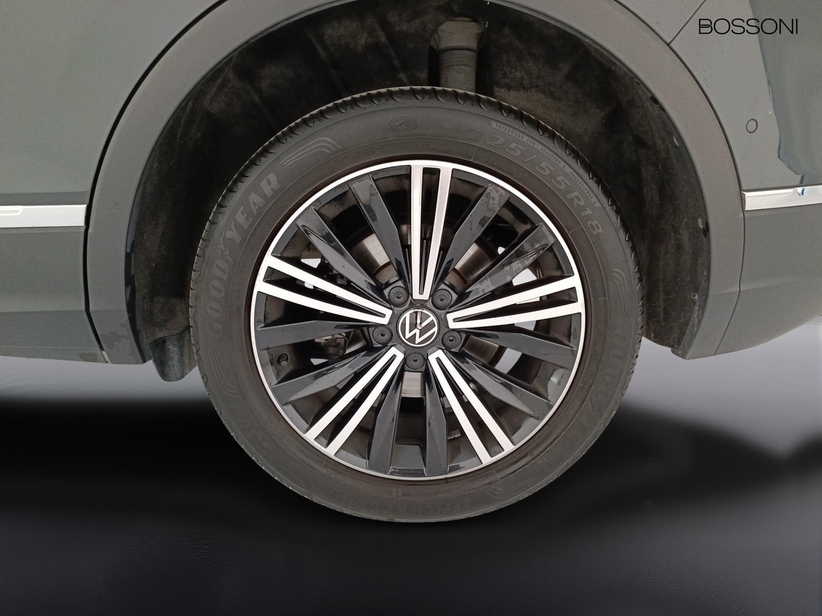 26 - Volkswagen Tiguan 2.0 tdi scr 150cv elegance 4motion dsg