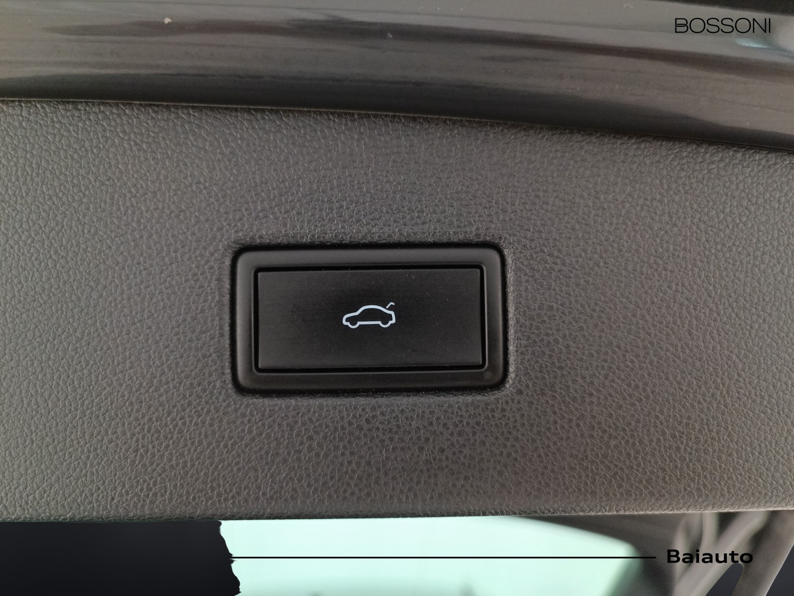 32 - Volkswagen Tiguan 2.0 tdi scr 150cv elegance 4motion dsg