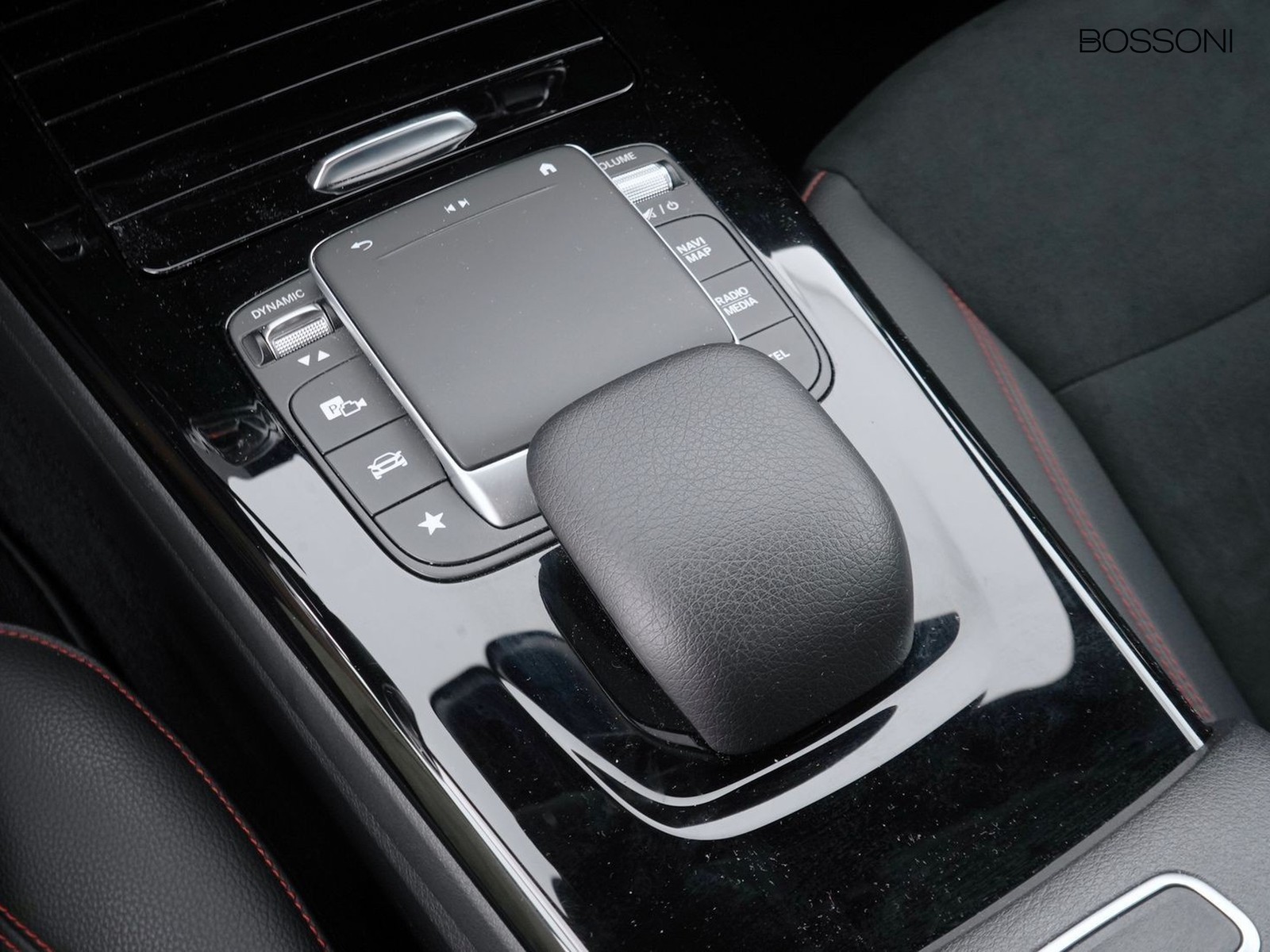 24 - Mercedes Classe A 250 premium 7g-dct