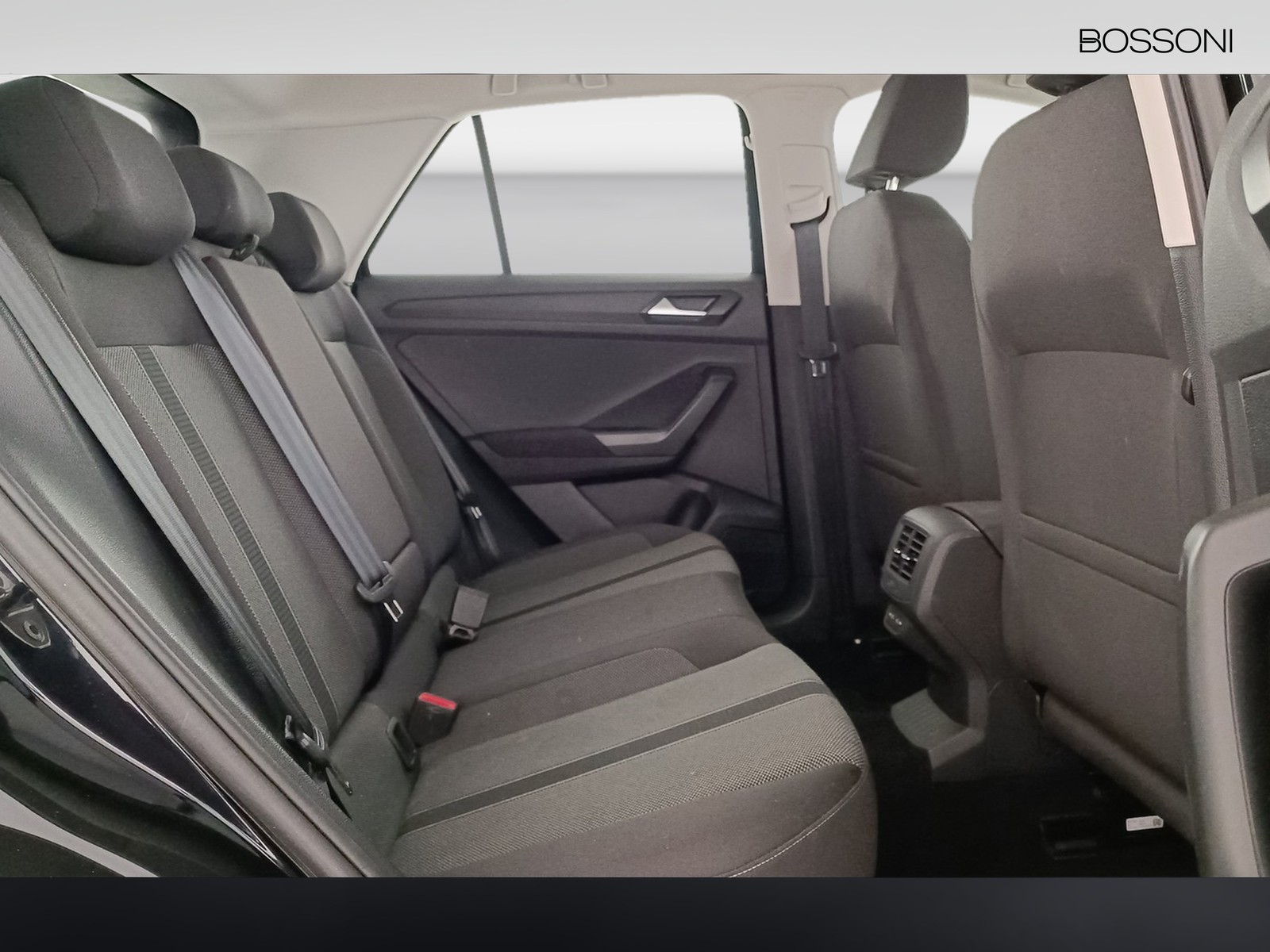 9 - Volkswagen T-Roc 2.0 tdi scr 150cv life dsg
