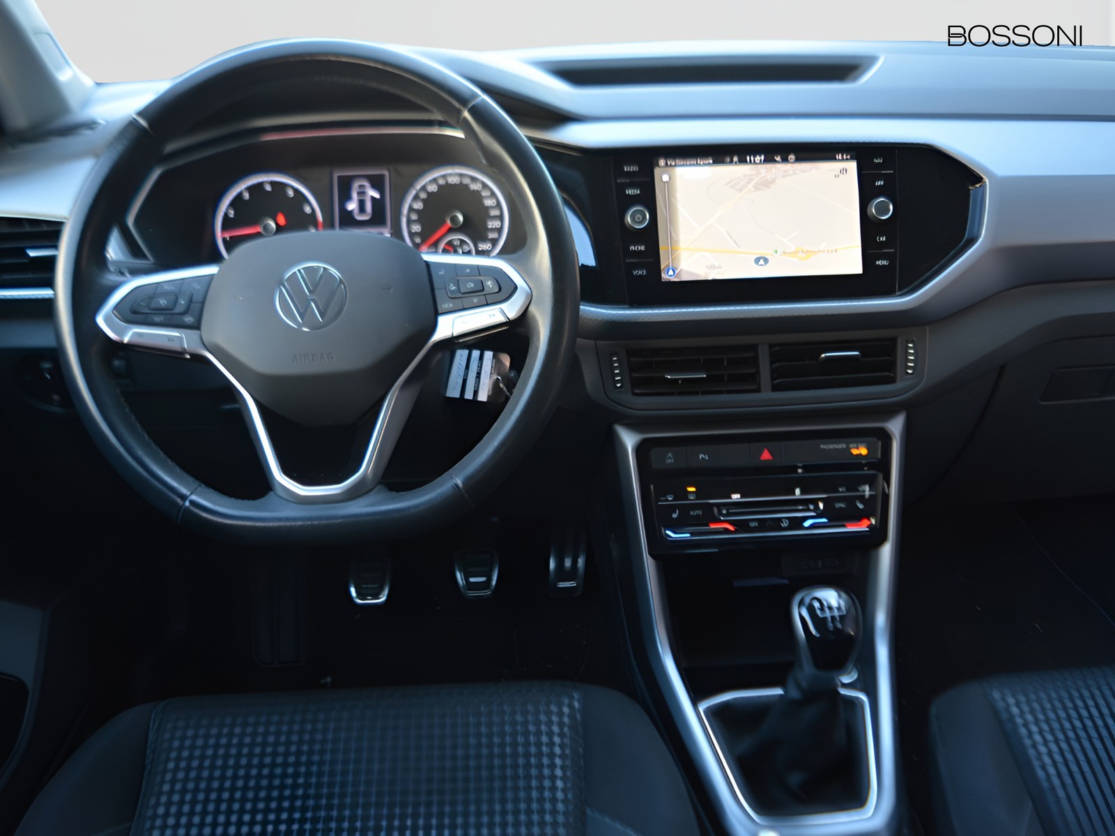9 - Volkswagen T-Cross 1.0 tsi 95cv style