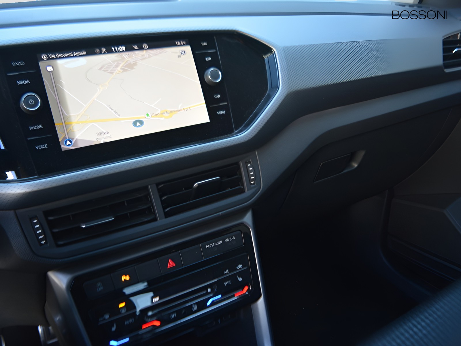 18 - Volkswagen T-Cross 1.0 tsi 95cv style