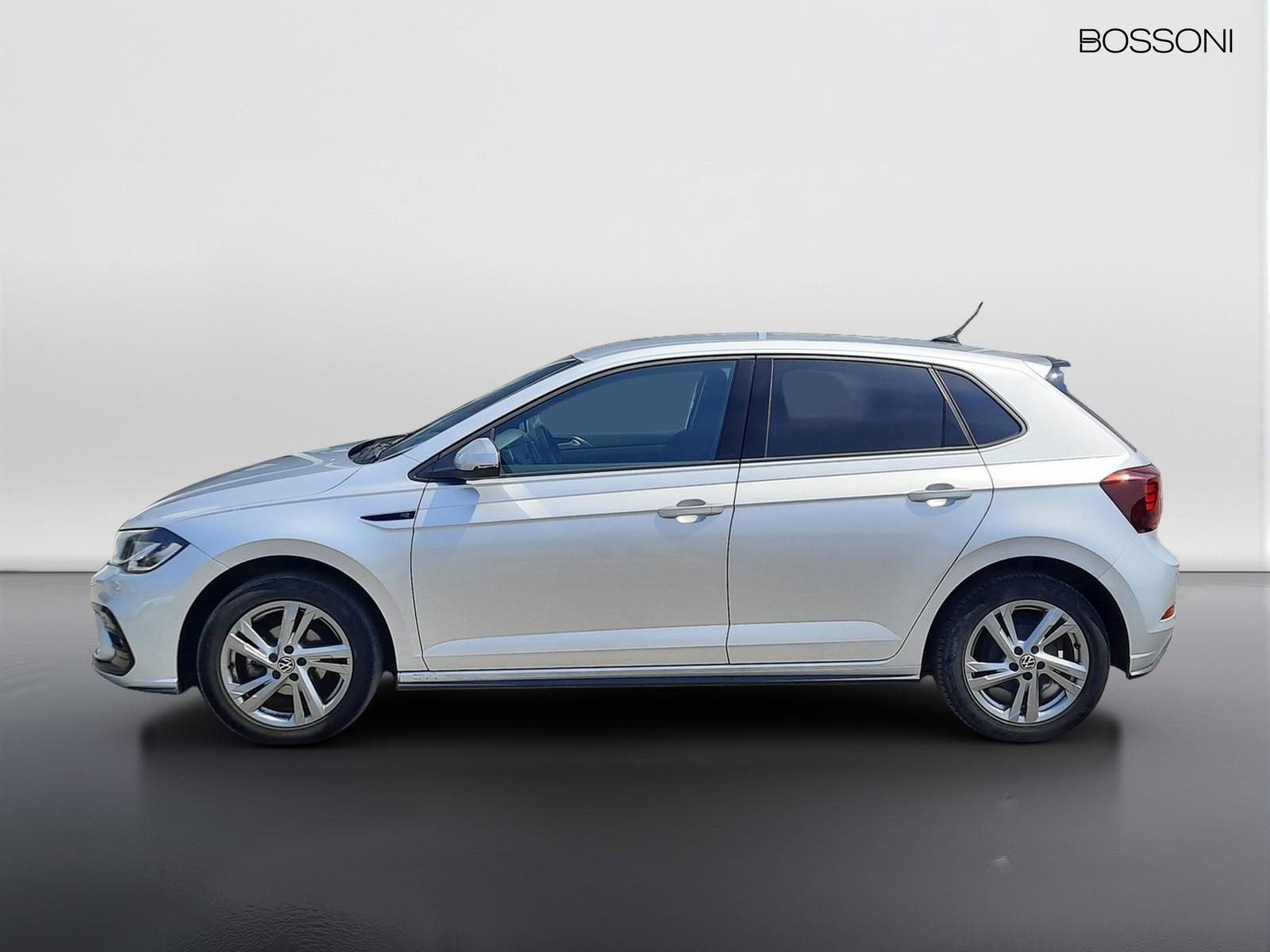 3 - Volkswagen Polo 1.0 tsi 95cv r line