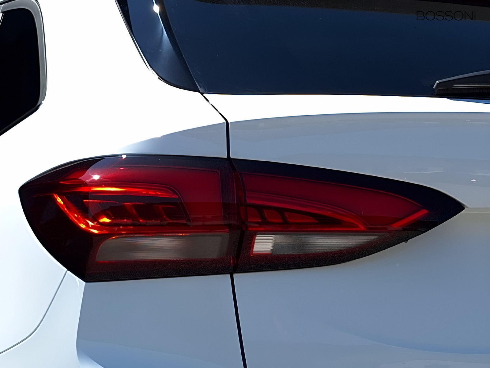15 - Mg ZS 1.5 hybrid+ luxury auto