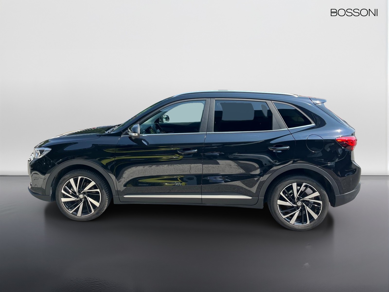 3 - Mg ZS 1.5 hybrid+ luxury auto