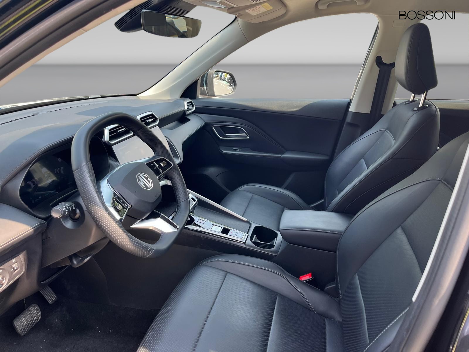 6 - Mg ZS 1.5 hybrid+ luxury auto