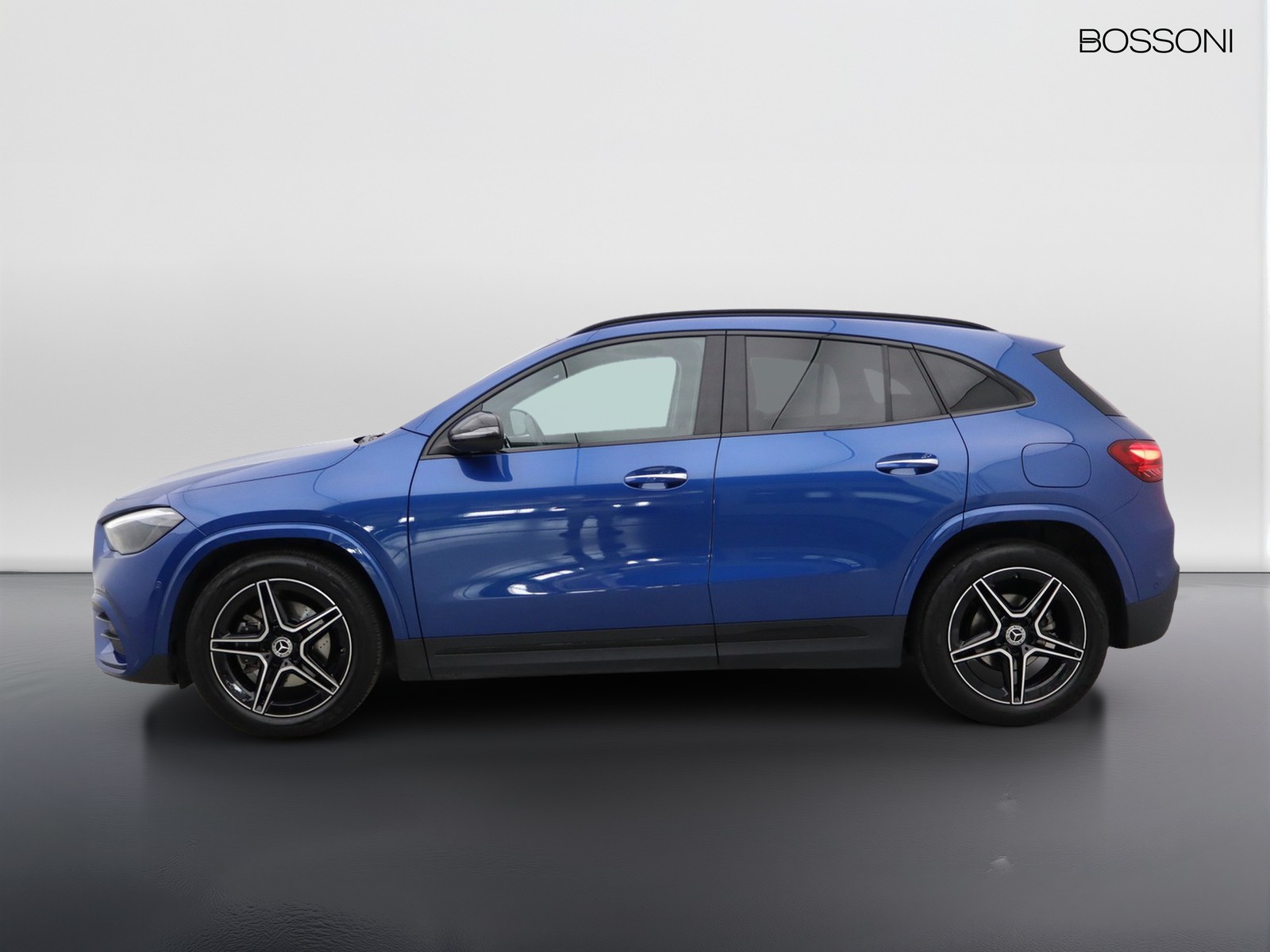 3 - Mercedes GLA 200 d amg line premium 8g-dct