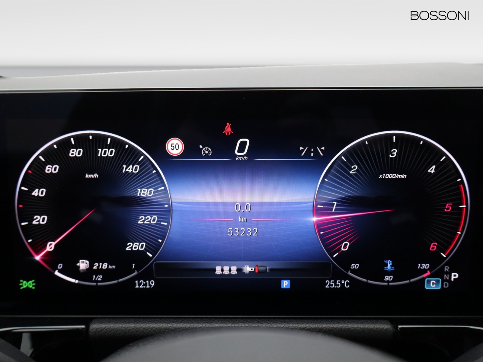 9 - Mercedes GLA 200 d amg line premium 8g-dct