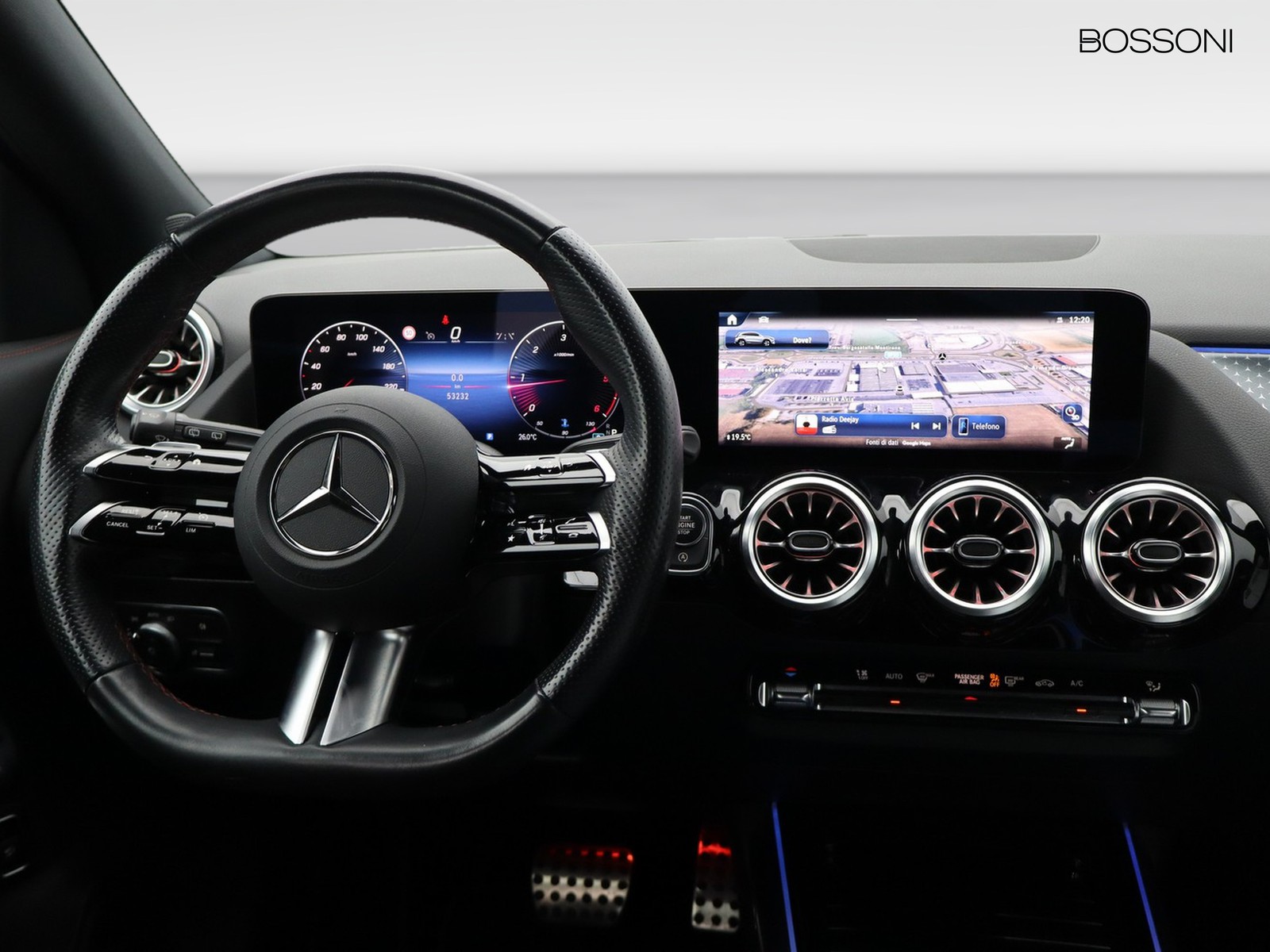 12 - Mercedes GLA 200 d amg line premium 8g-dct