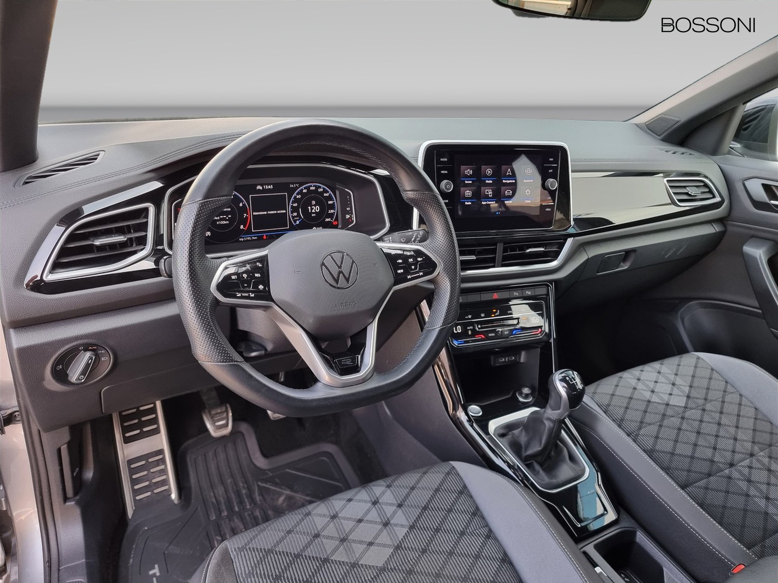 6 - Volkswagen T-Roc 1.0 tsi 110cv r line