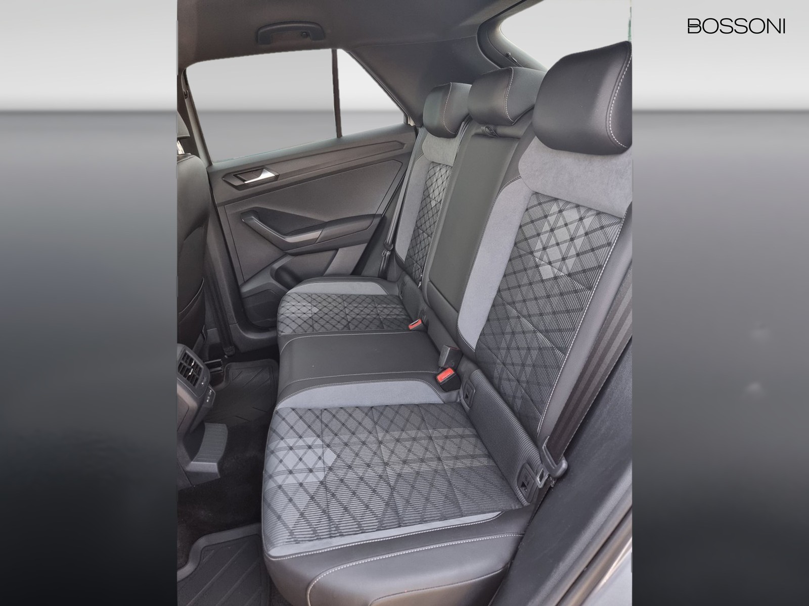 10 - Volkswagen T-Roc 1.0 tsi 110cv r line