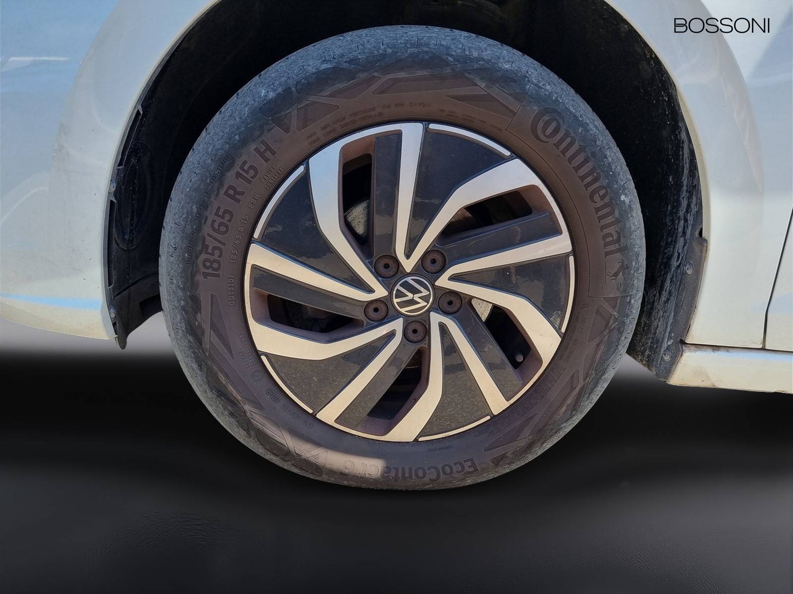 5 - Volkswagen Polo 1.0 tsi 95cv life