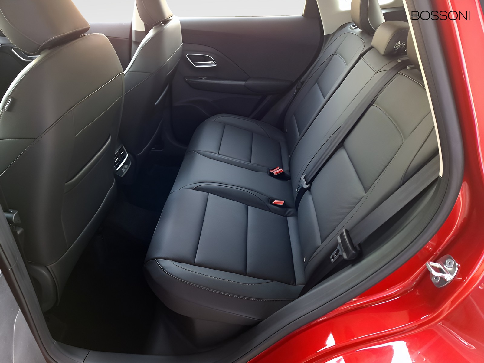 12 - Mg ZS 1.5 hybrid+ luxury auto