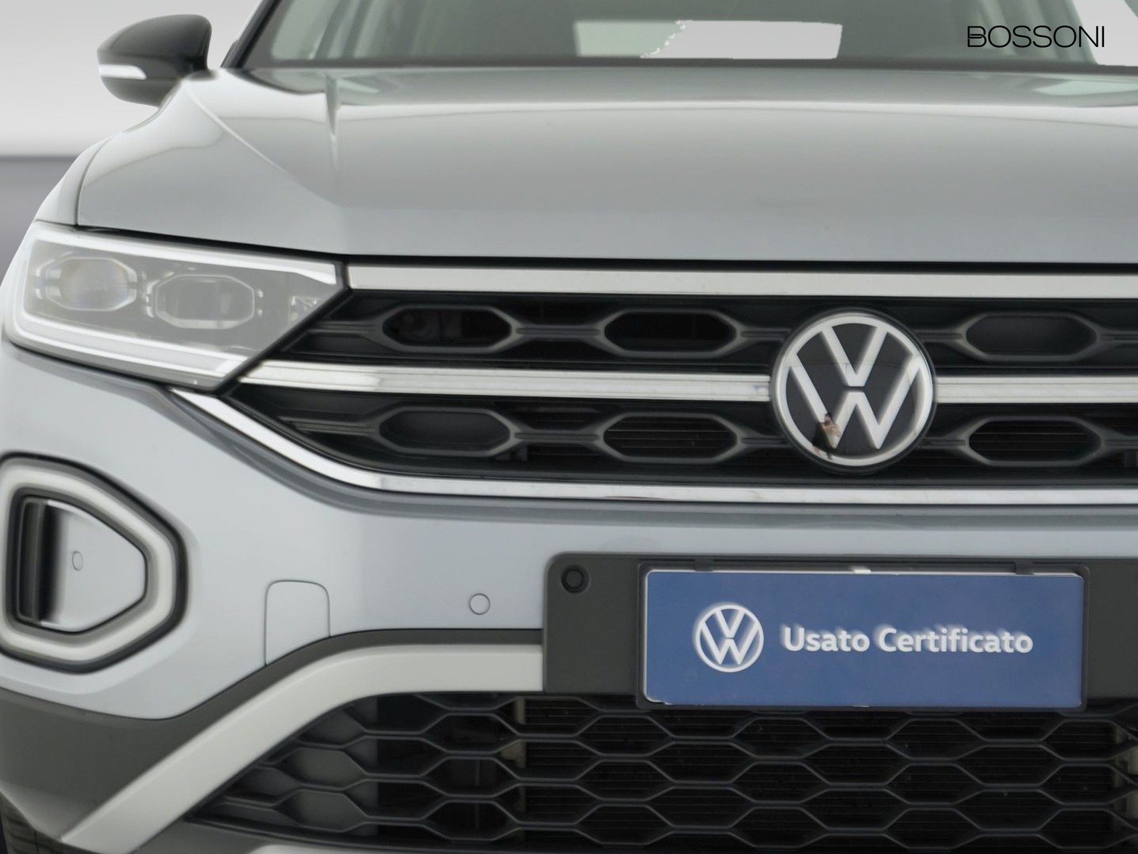 14 - Volkswagen T-Roc 1.0 tsi 110cv style