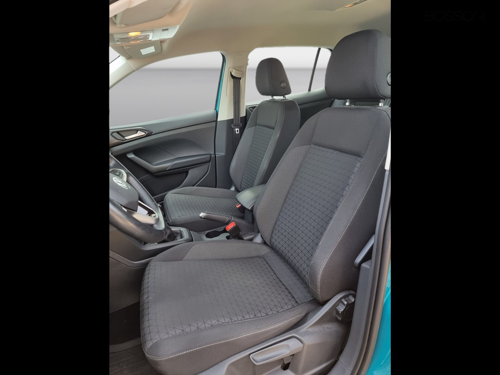 8 - Volkswagen T-Cross 1.0 tsi 95cv style