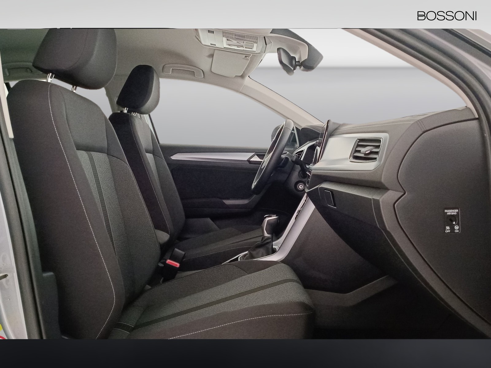 8 - Volkswagen T-Roc 1.5 tsi act sport dsg