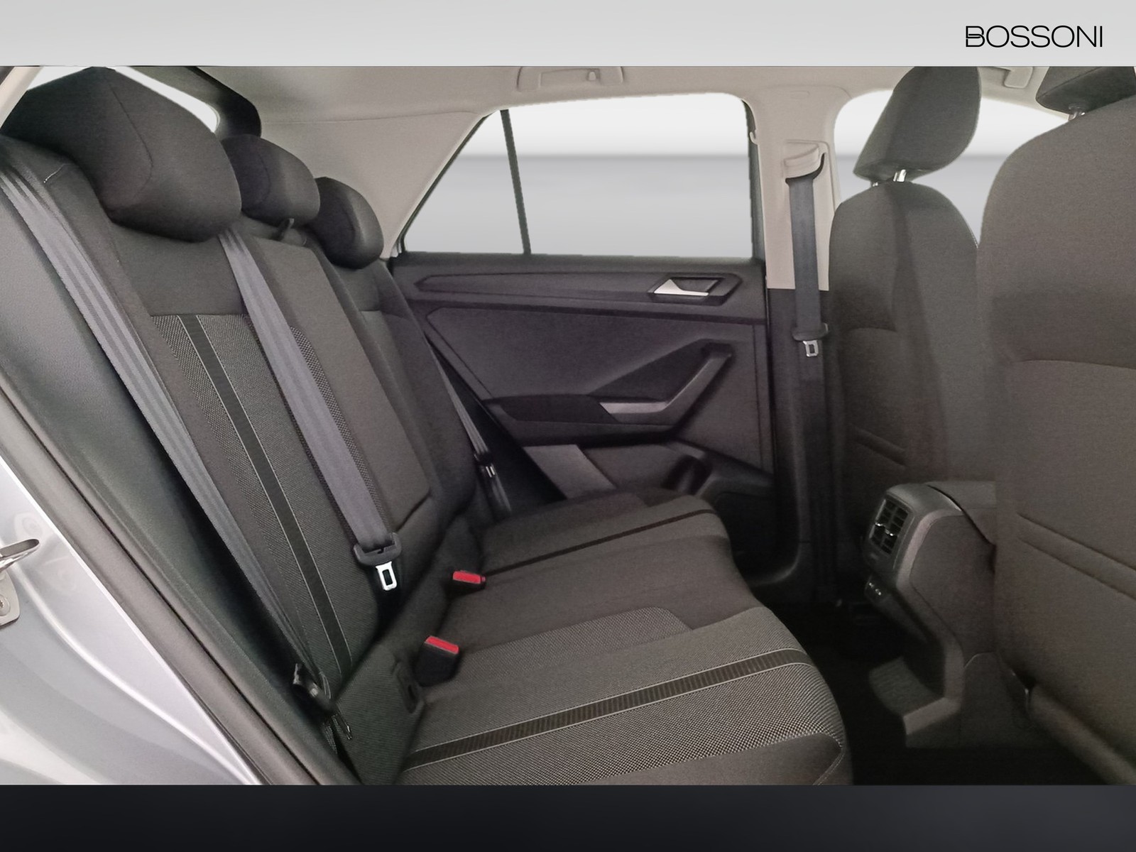 9 - Volkswagen T-Roc 1.5 tsi act sport dsg