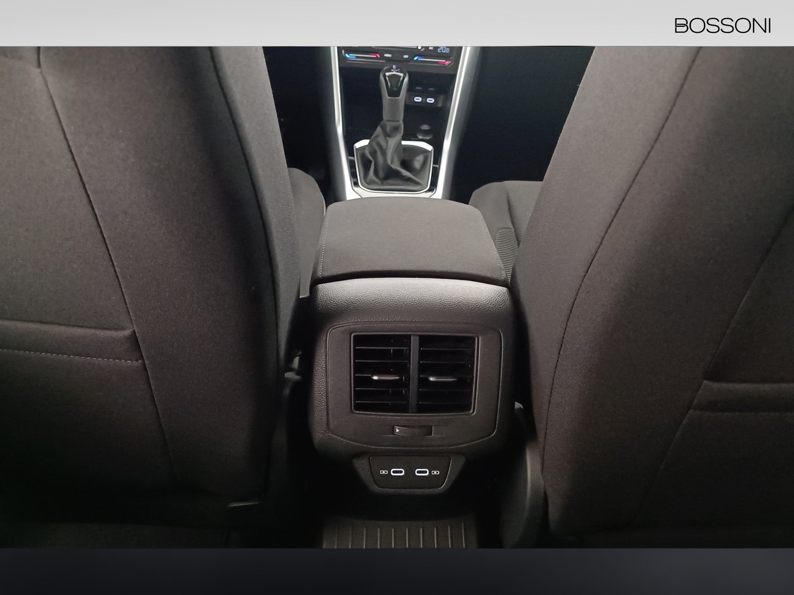 34 - Volkswagen T-Roc 1.5 tsi act sport dsg