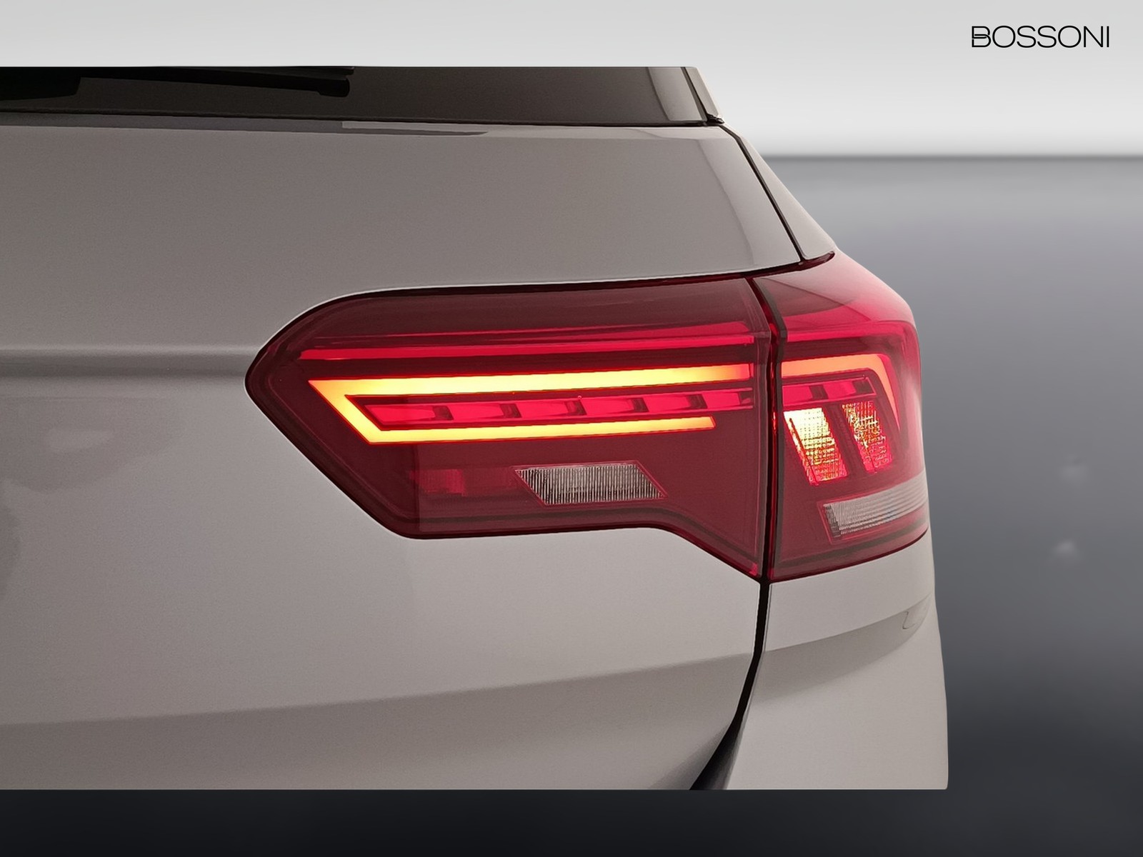 39 - Volkswagen T-Roc 1.5 tsi act sport dsg