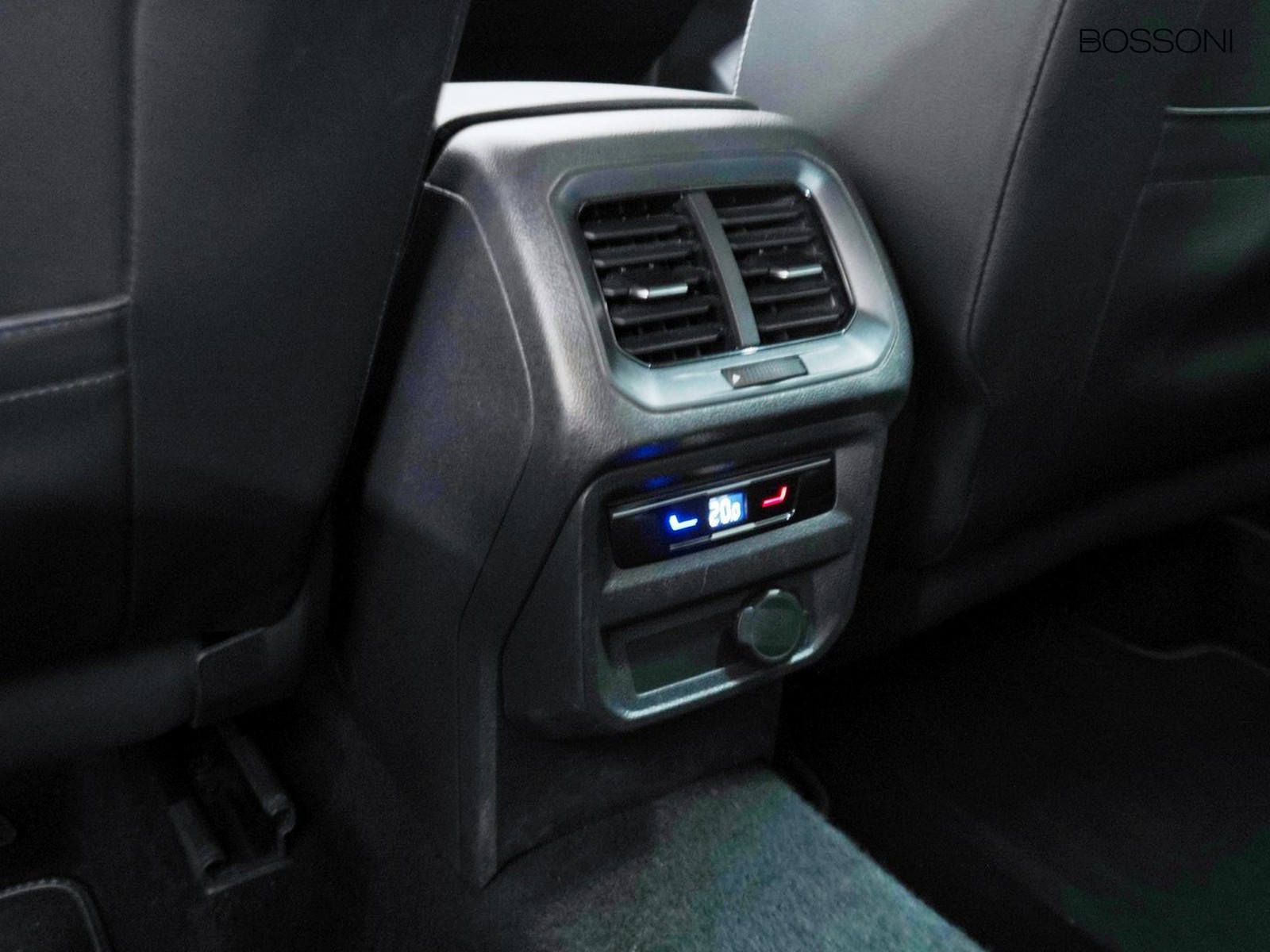 29 - Volkswagen Tiguan 1.5 tsi act 150cv r-line dsg