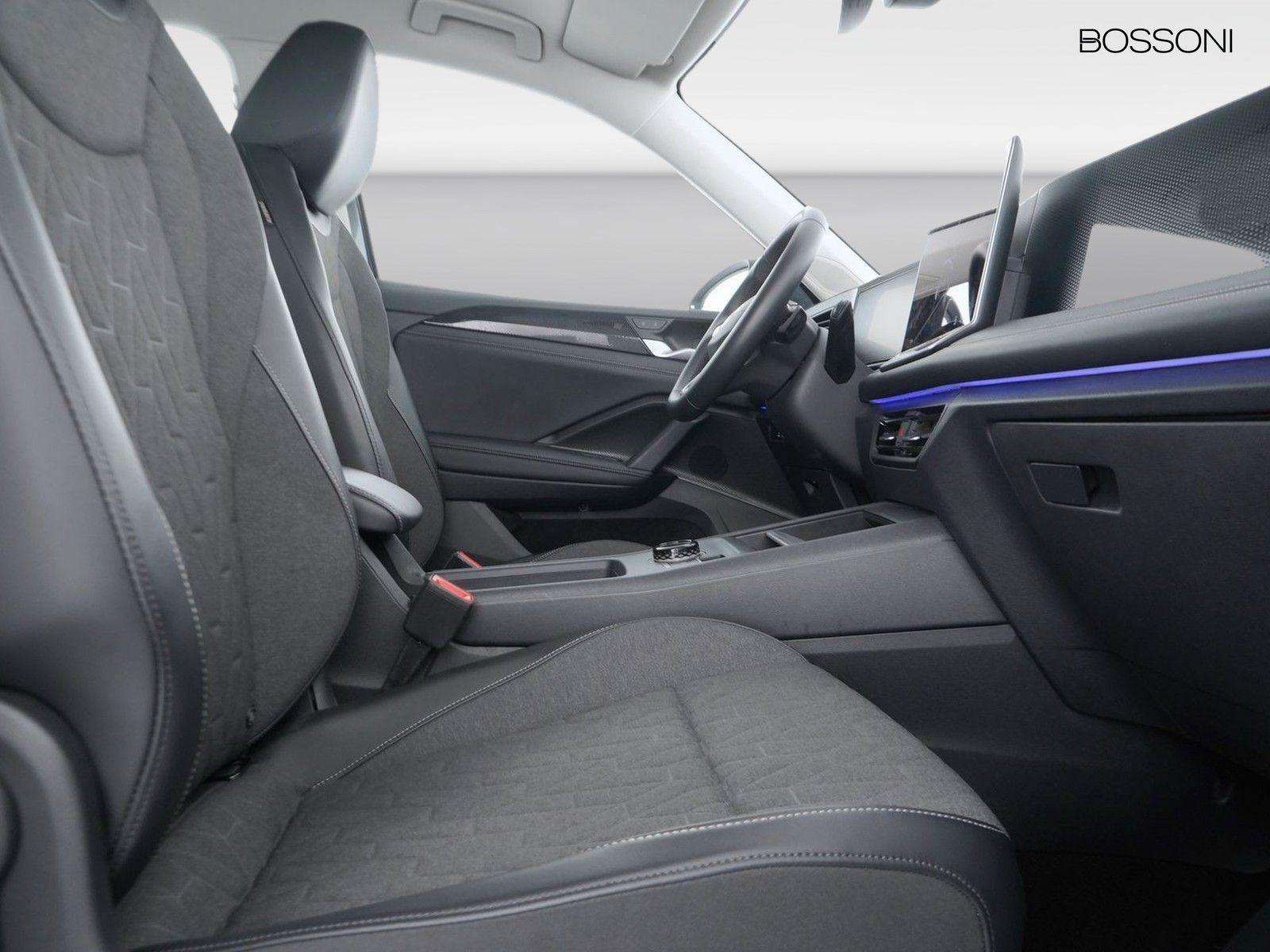 8 - Volkswagen Tiguan 2.0 tdi scr 150cv life dsg