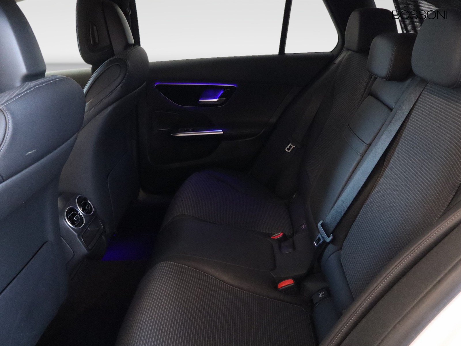 8 - Mercedes Classe C station wagon 200 d mild hybrid sport 9g-tronic