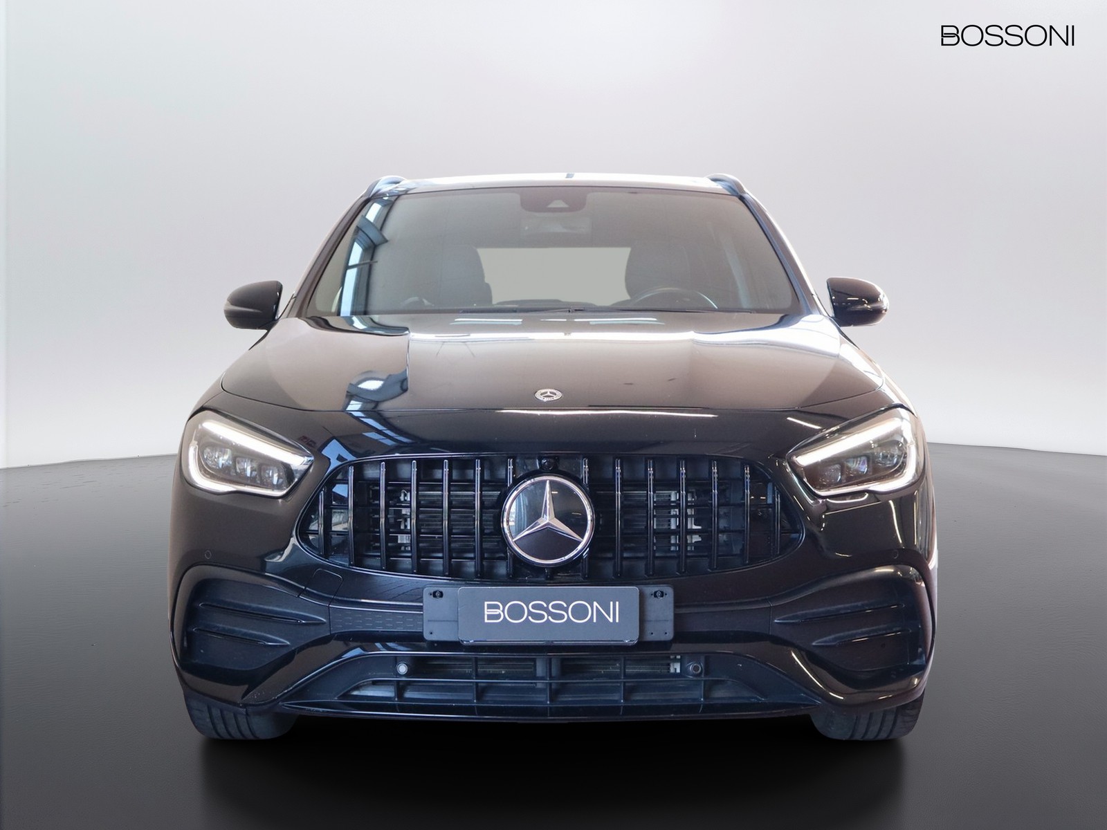 2 - Mercedes GLA 250 premium 4matic 8g-dct