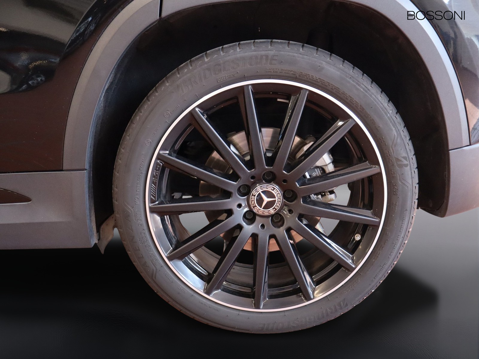 4 - Mercedes GLA 250 premium 4matic 8g-dct