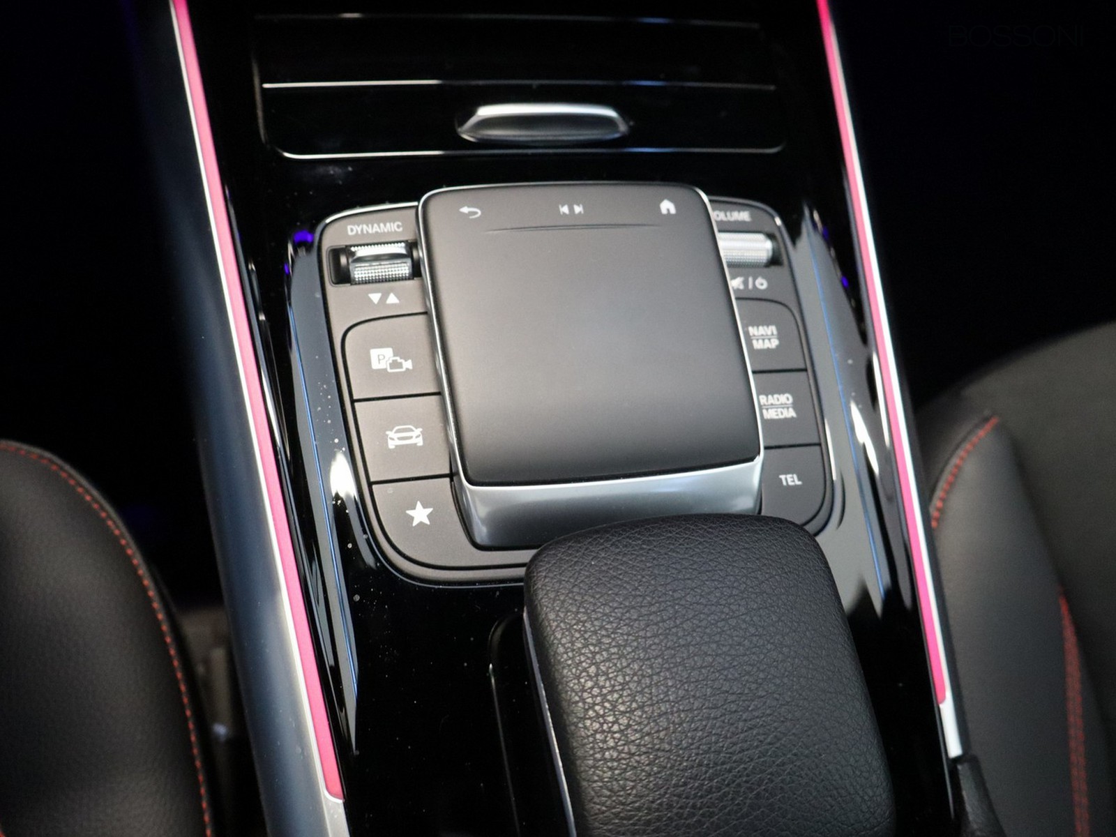 14 - Mercedes GLA 250 premium 4matic 8g-dct