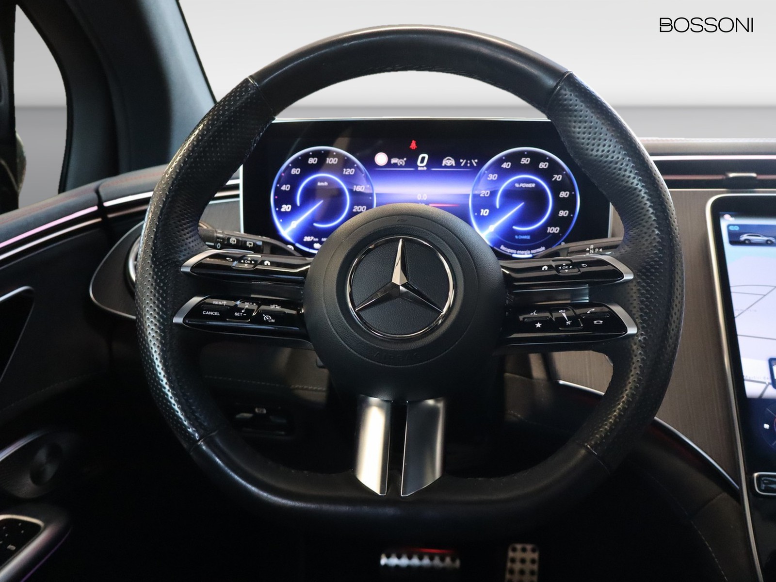 17 - Mercedes EQE 350 premium plus 4matic