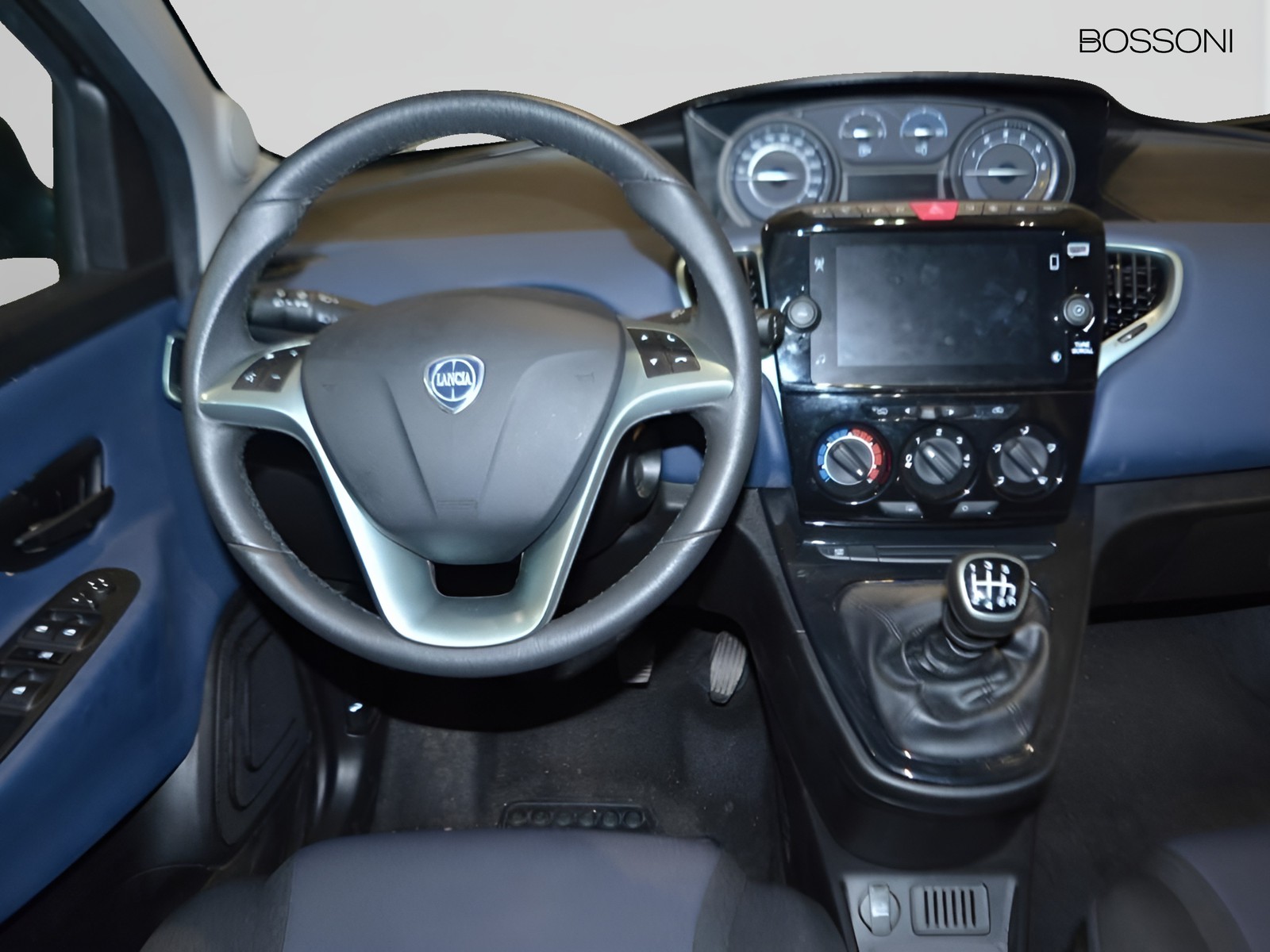 9 - Lancia Ypsilon 1.0 firefly hybrid 70cv platino s&s