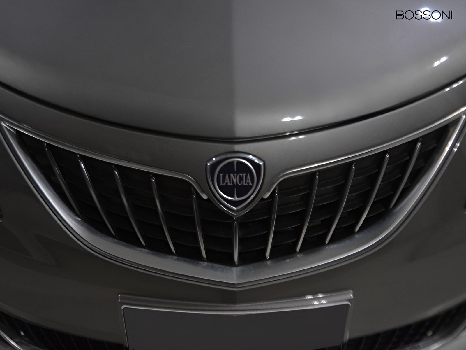 21 - Lancia Ypsilon 1.0 firefly hybrid 70cv platino s&s