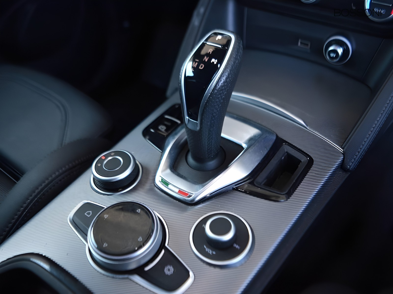 12 - Alfa Romeo Stelvio 2.2 turbo 210cv veloce q4 at8
