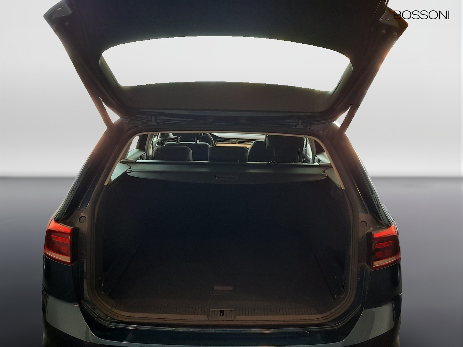 18 - Volkswagen Passat variant 2.0 tdi scr evo 150cv business dsg