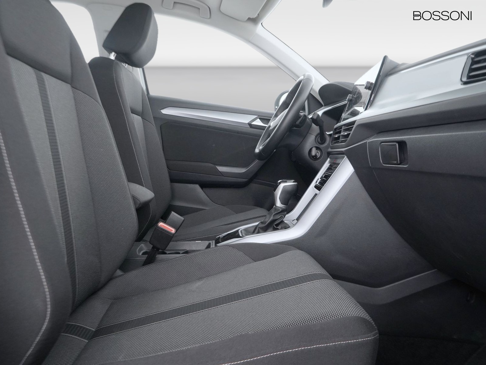 8 - Volkswagen T-Roc 2.0 tdi scr 150cv life dsg