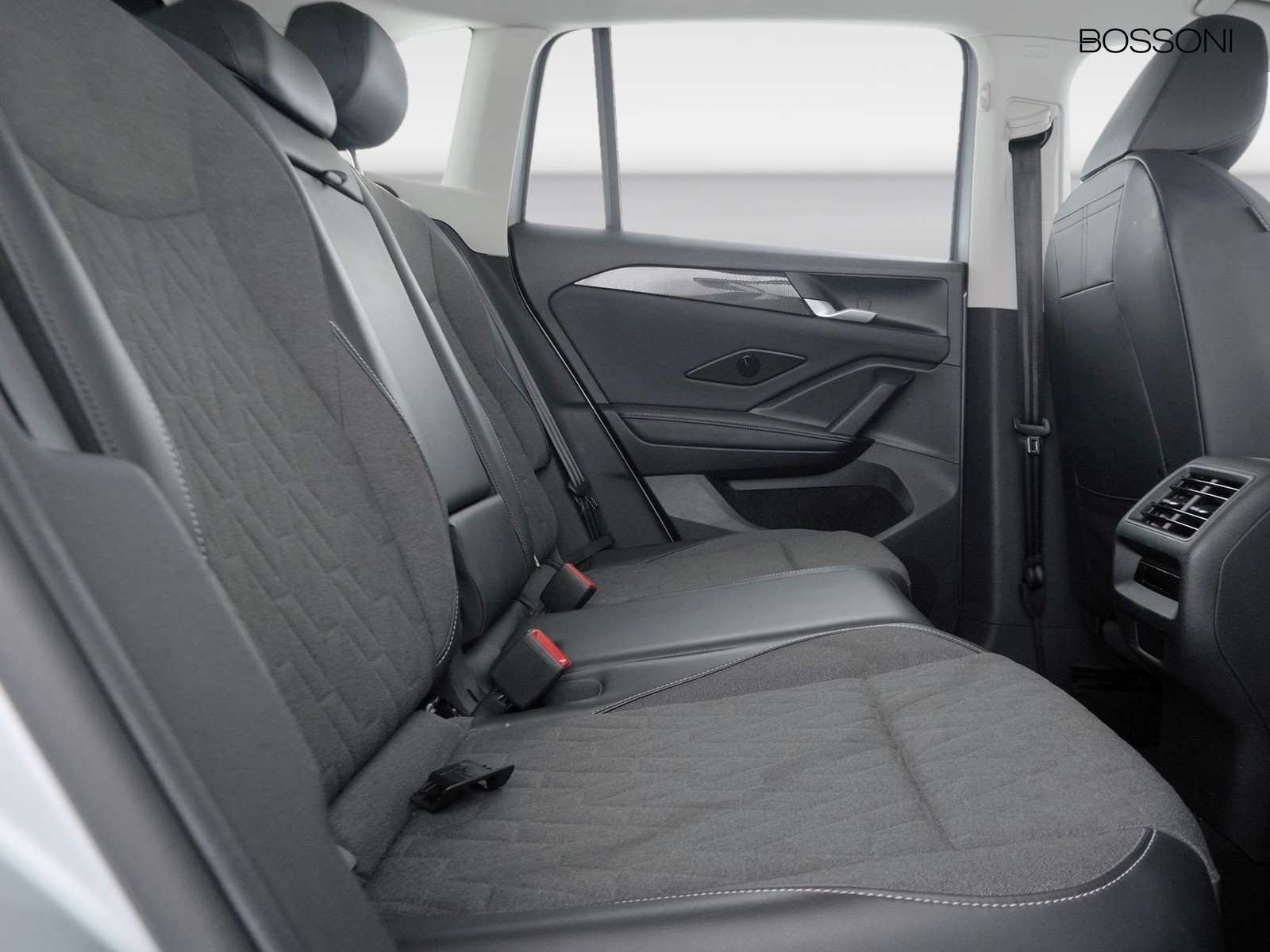 9 - Volkswagen Tiguan 2.0 tdi scr 150cv life dsg