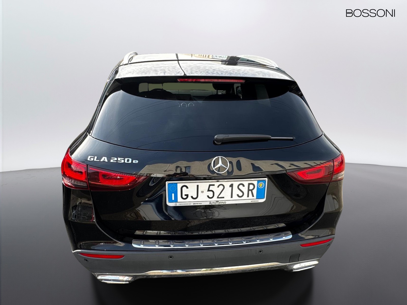 6 - Mercedes GLA 250 e plug in hybrid (e eq-power) sport plus 8g-dct