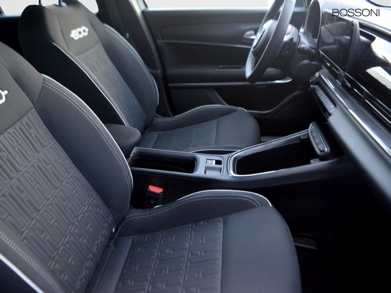 5 - Fiat 600 1.2 hybrid 145cv edct