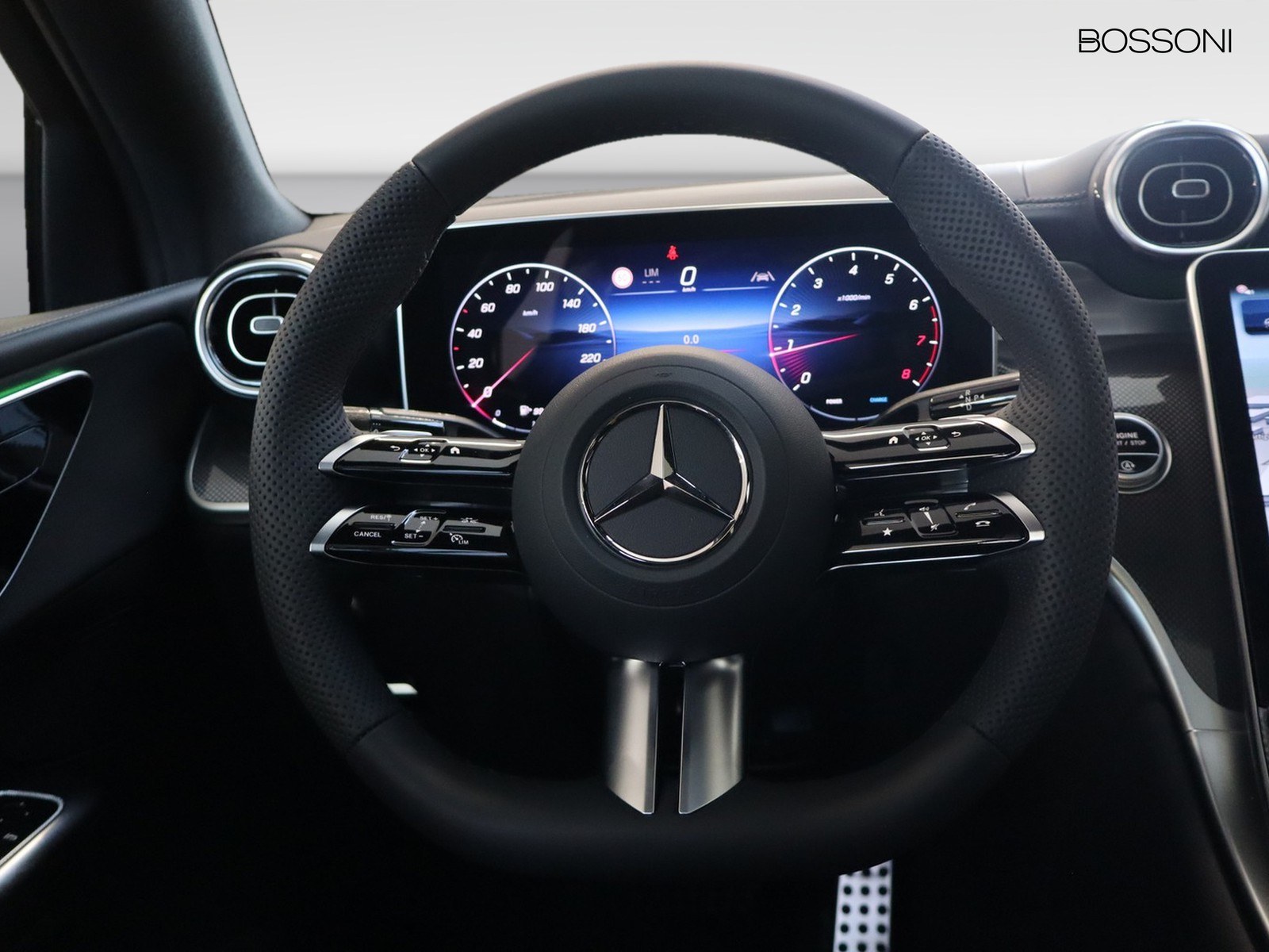 16 - Mercedes GLC coupe 200 amg line advanced 4matic 9g-tronic