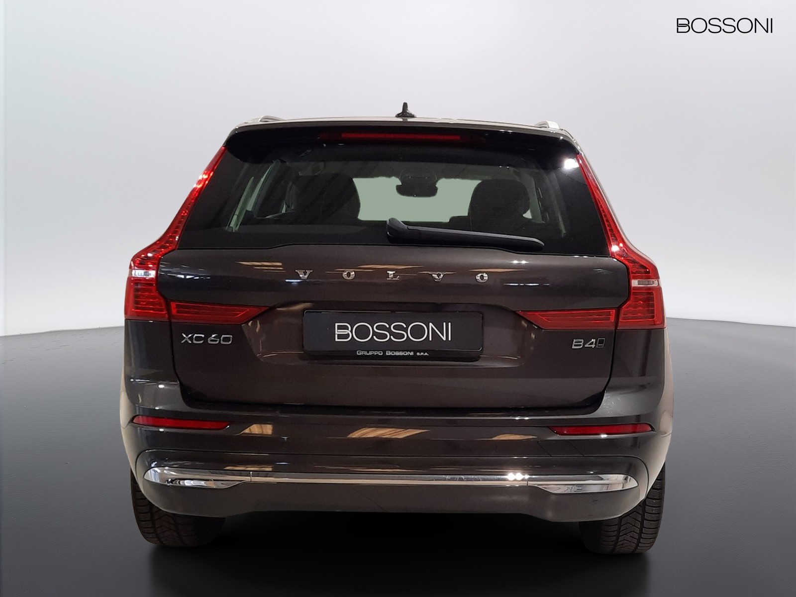 8 - Volvo XC60 2.0 b4 inscription awd automatico