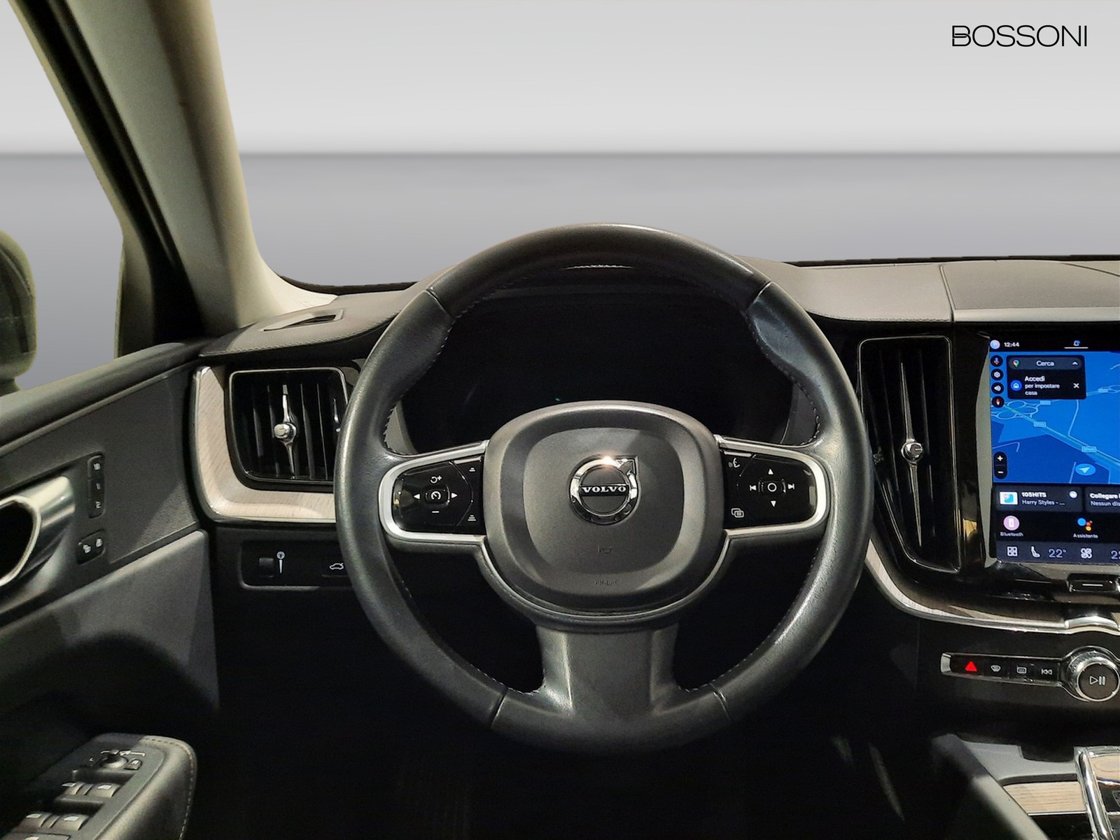 11 - Volvo XC60 2.0 b4 inscription awd automatico
