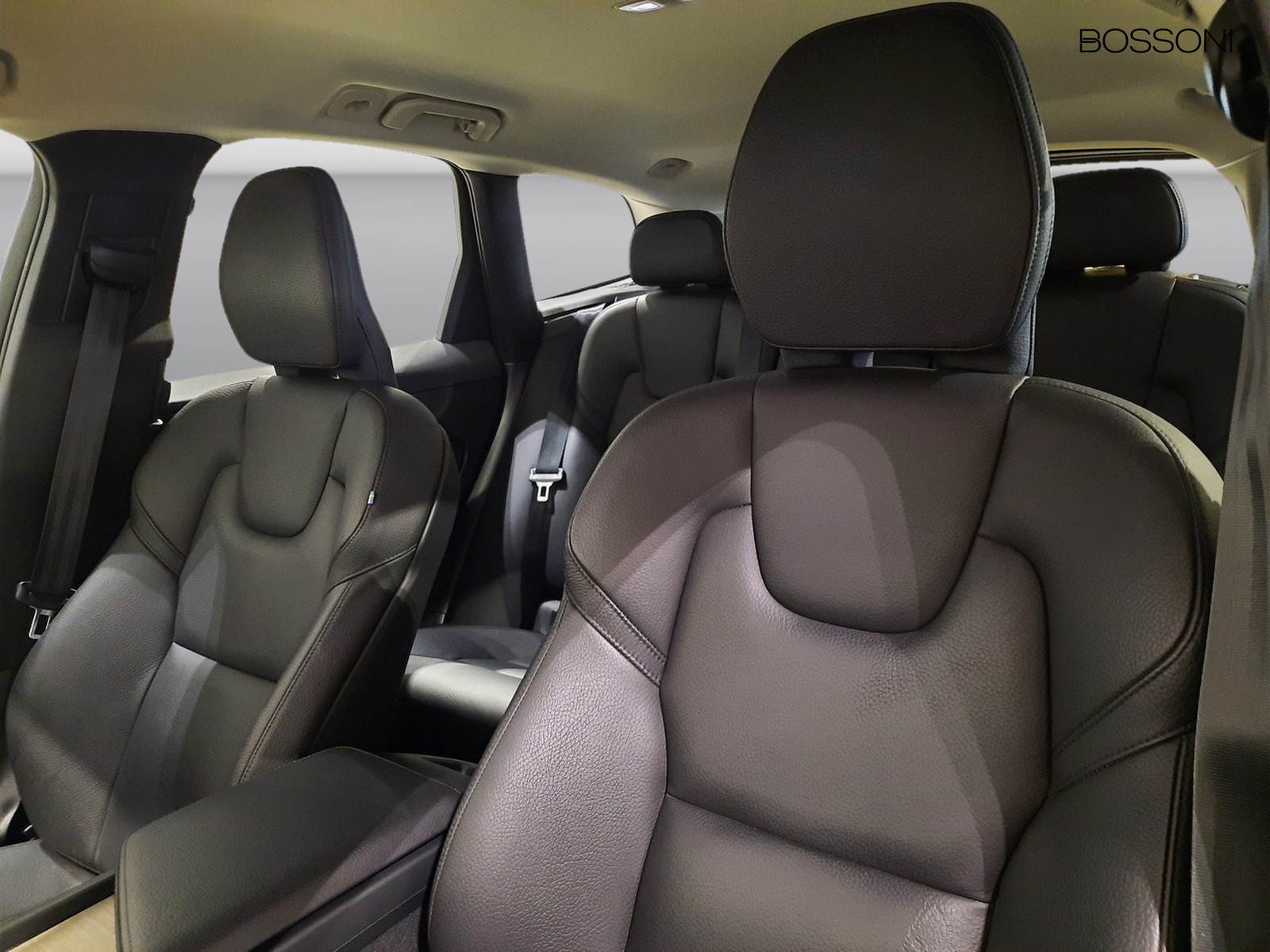 23 - Volvo XC60 2.0 b4 inscription awd automatico