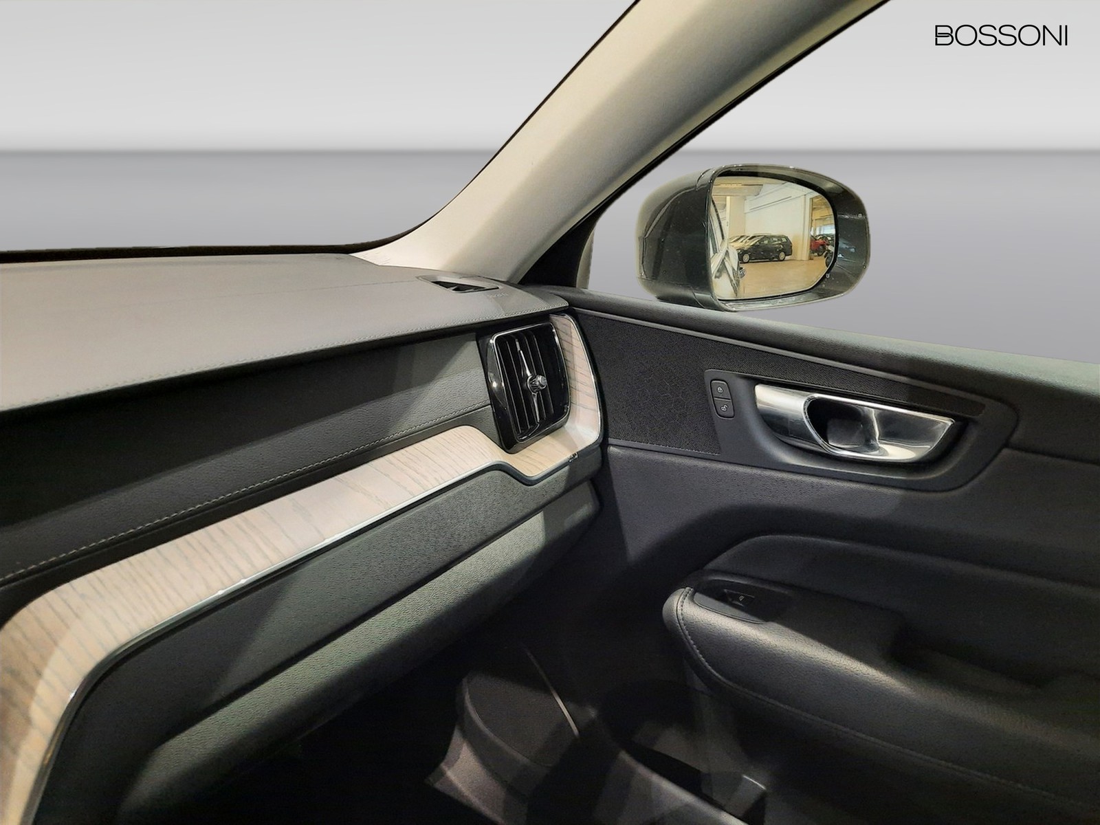 28 - Volvo XC60 2.0 b4 inscription awd automatico