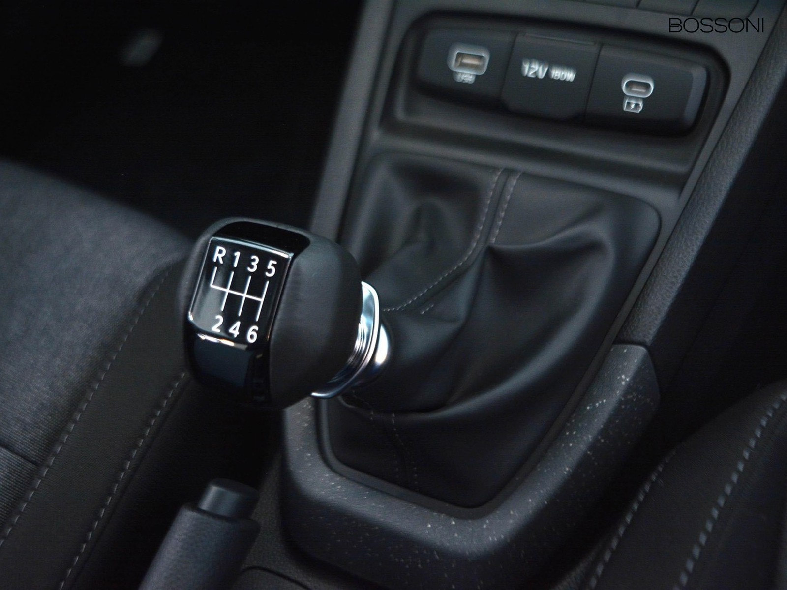 18 - Kia Stonic 1.0 t-gdi urban