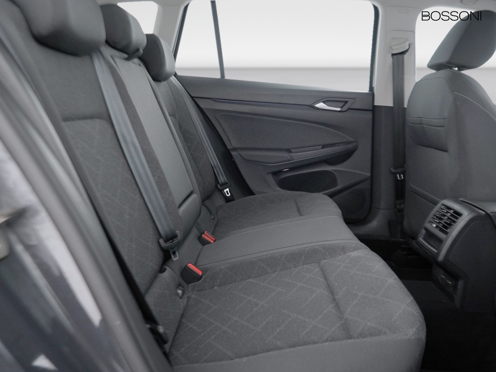 9 - Volkswagen Golf variant 1.0 etsi evo 110cv life dsg