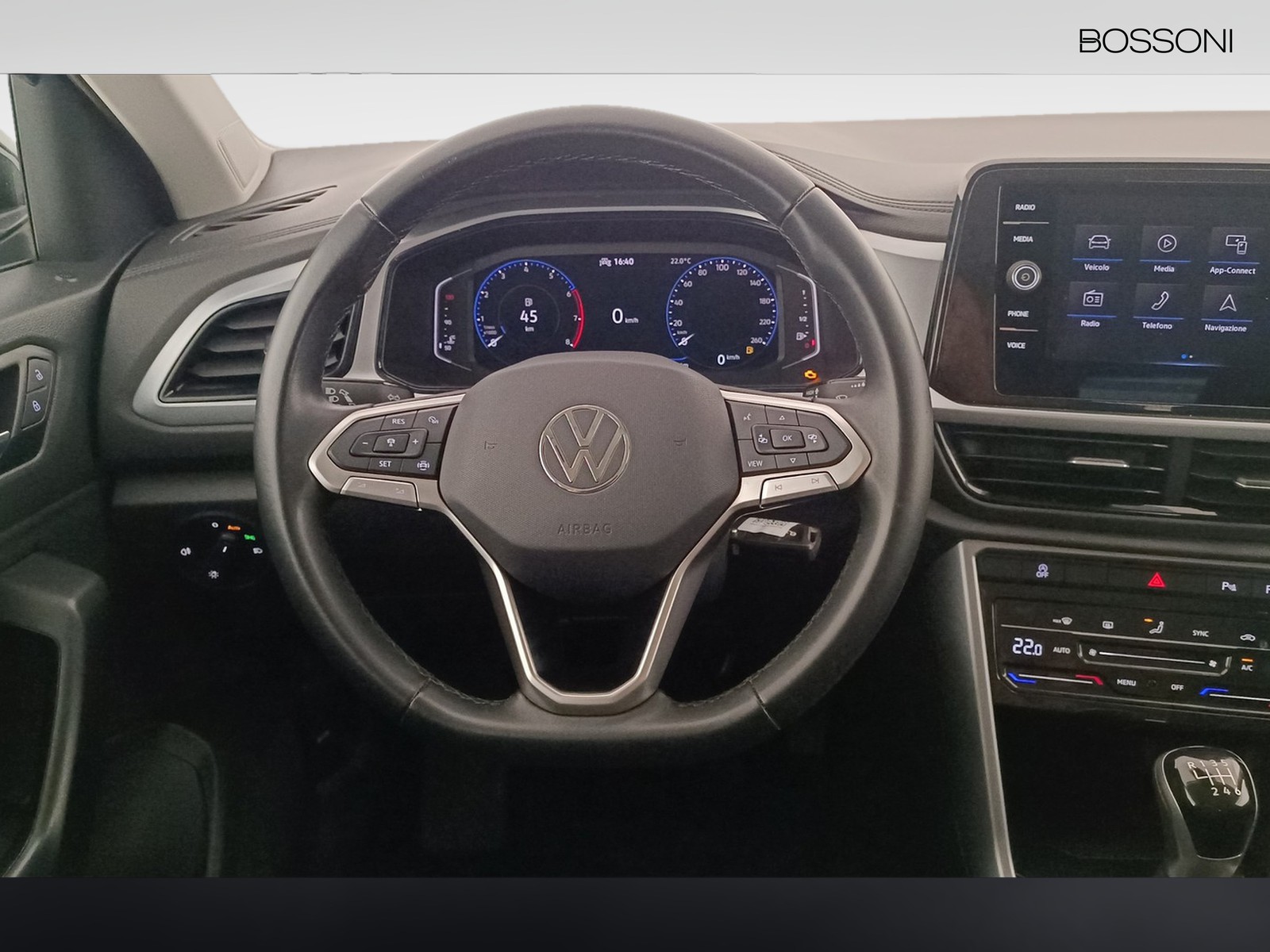 4 - Volkswagen T-Roc 1.0 tsi 110cv life